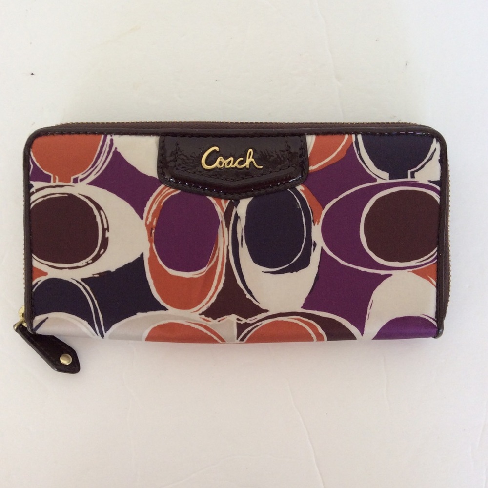 COACH ZIP AROUND ACCORDIAN WALLET